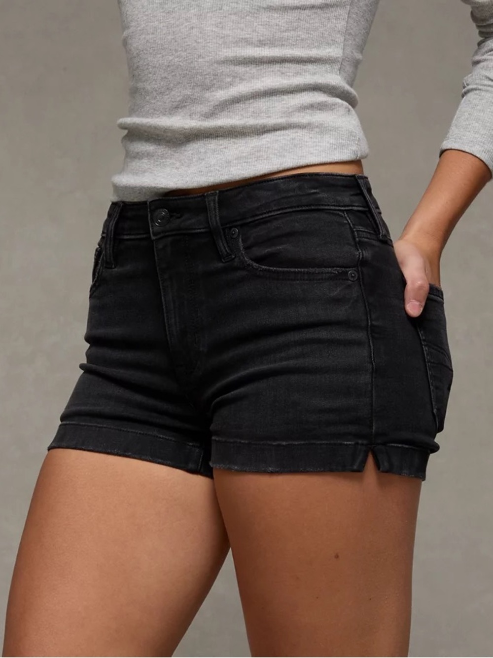American Eagle black Next Level highwaisted shortie, size 4